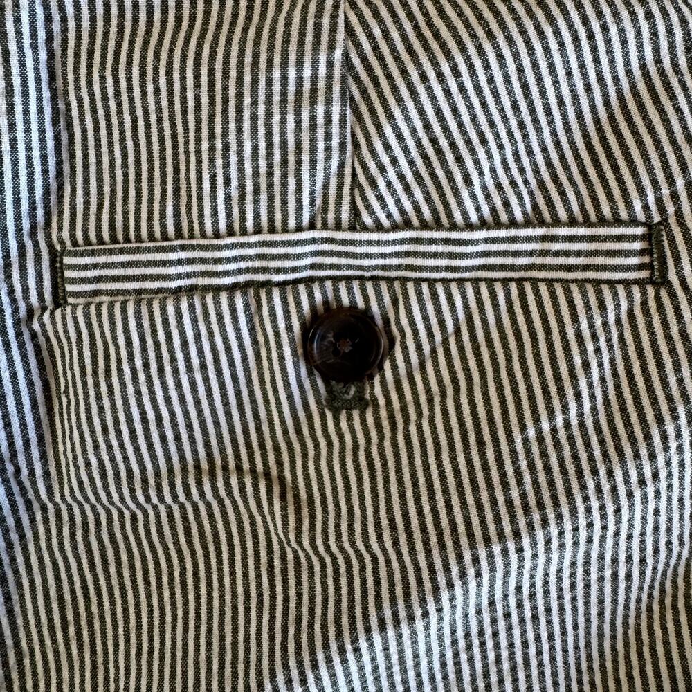 Banana Republic Seersucker Shorts Women's 4 Olive Green White Stripe Tailored - Picture 14 of 15